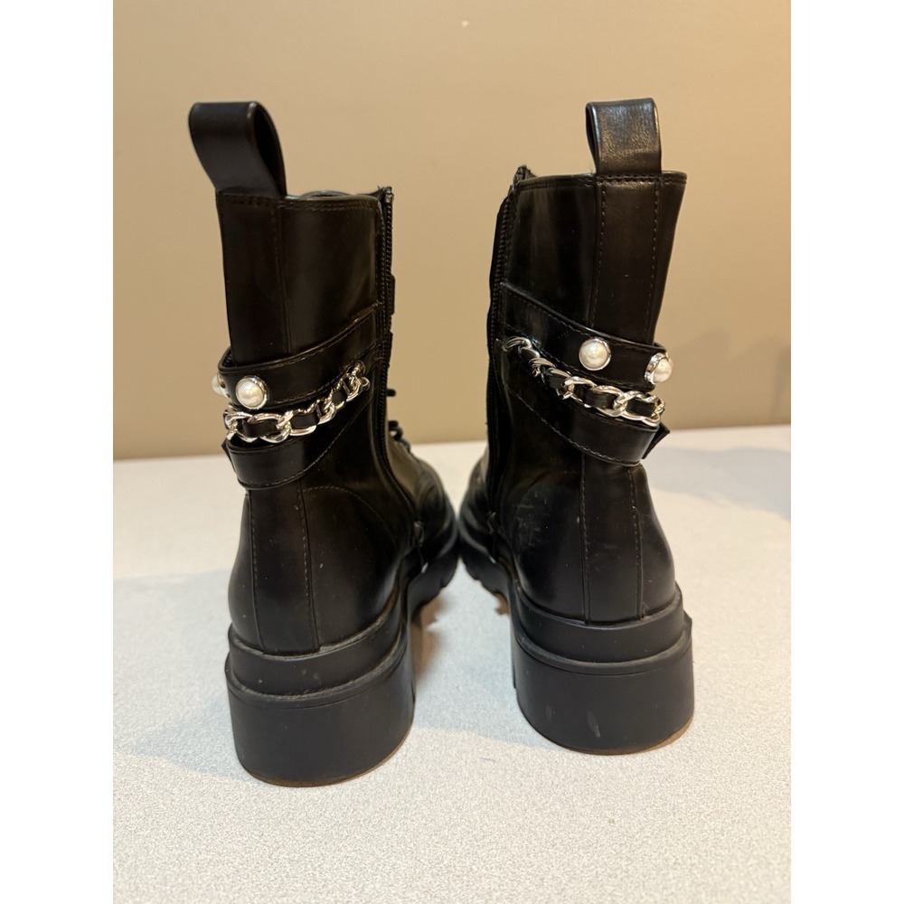 Dream Pairs Black Faux Leather Chain Faux White Pearls Biker Ankle Boots size 6 - Picture 4 of 8